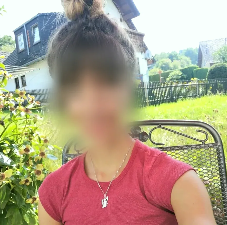 Erin, 24