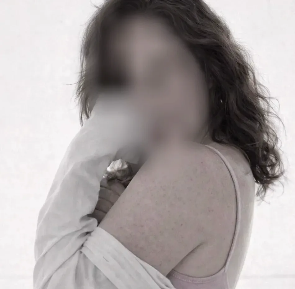Evie, 34